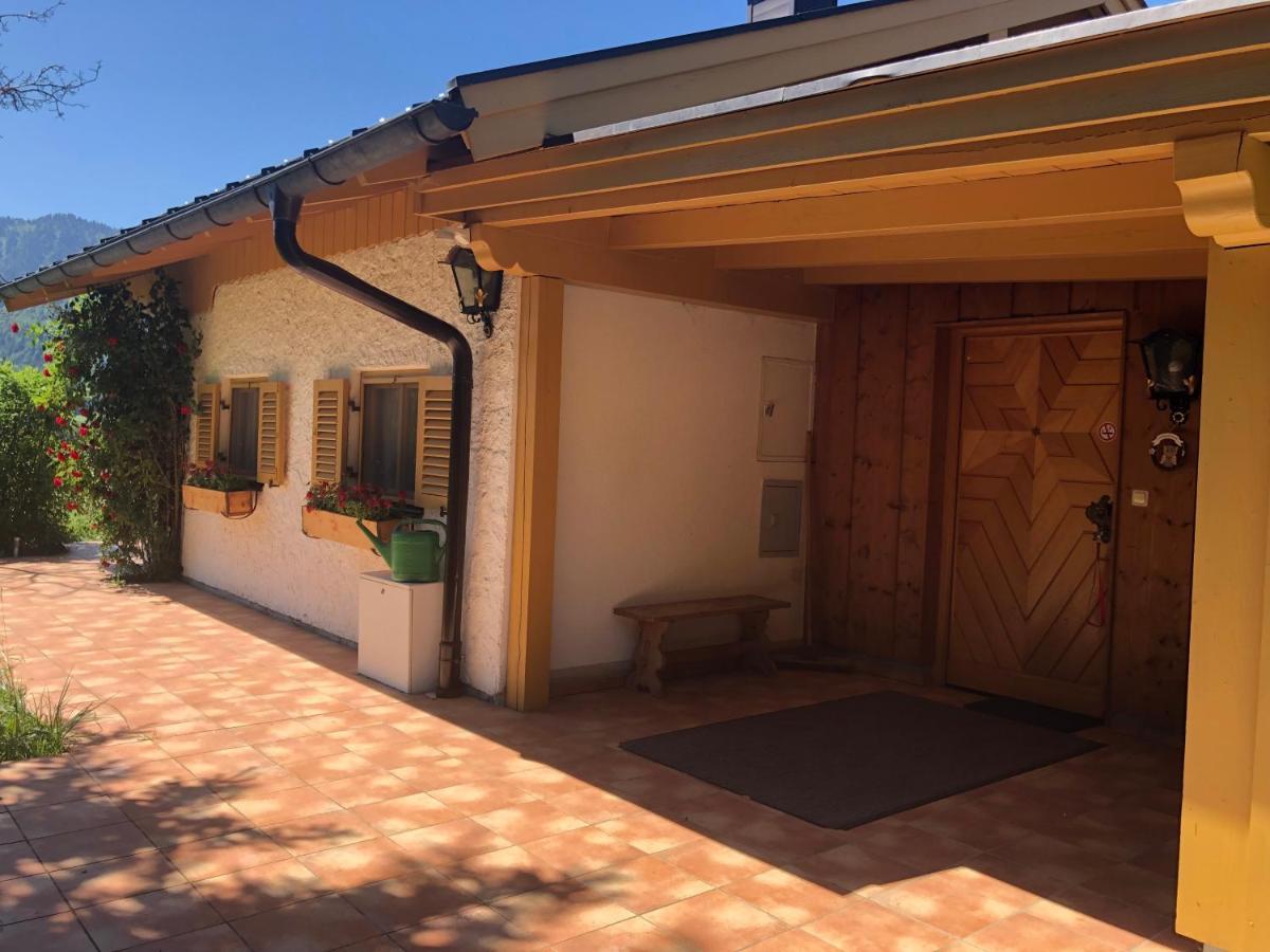 Ferienhaus Veronika Mit 2000Qm Garten Und Bergblick Унтерамергау Екстериор снимка